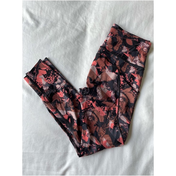 lululemon Fast & Free Tight 7/8 - Picture 7 of 7